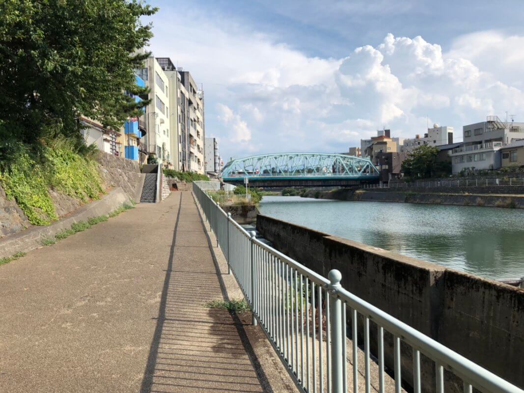 もらって嬉しい！オリジナル金箔ノベルティ専門サイト『HAQU』