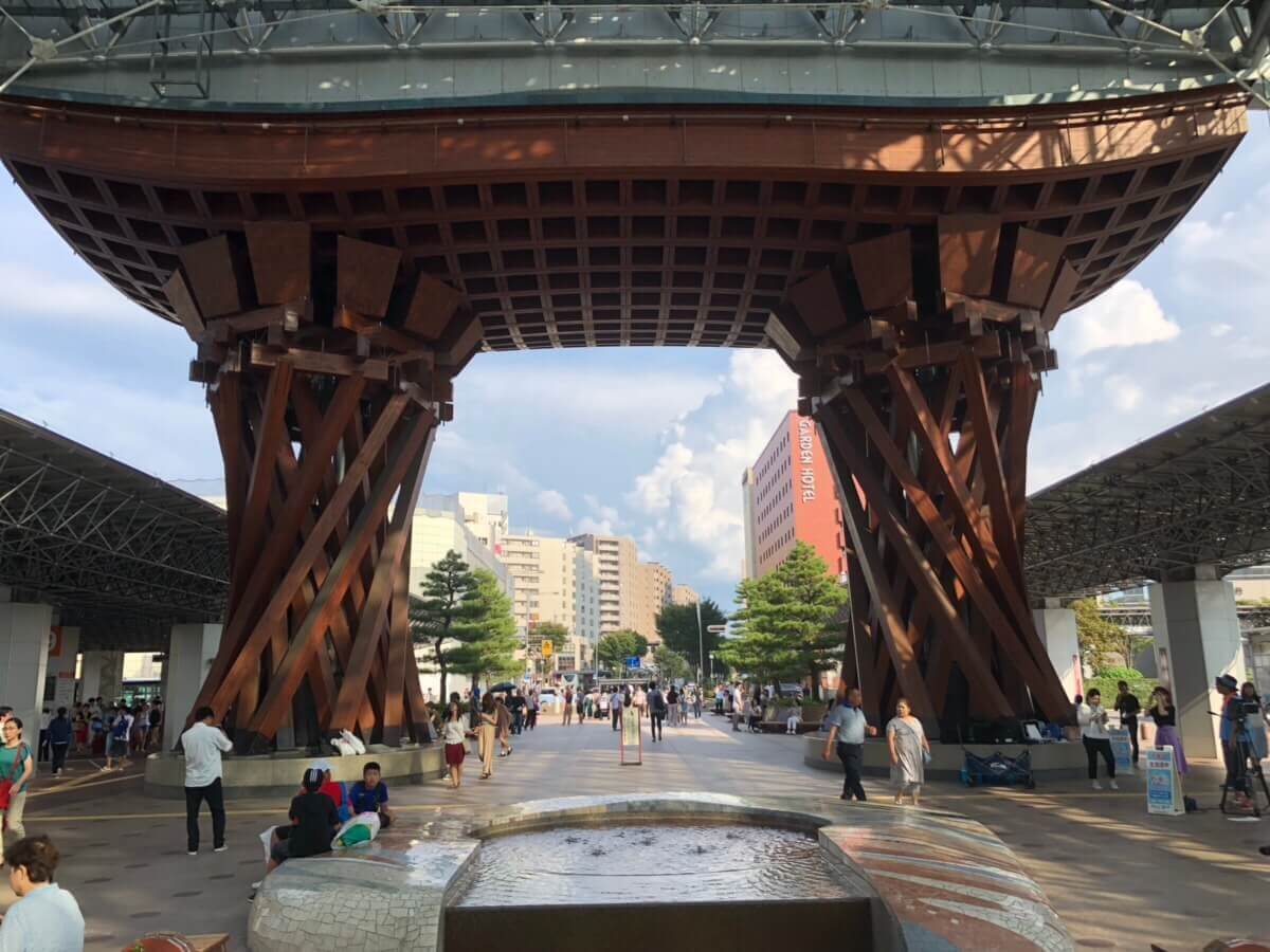 もらって嬉しい！オリジナル金箔ノベルティ専門サイト『HAQU』