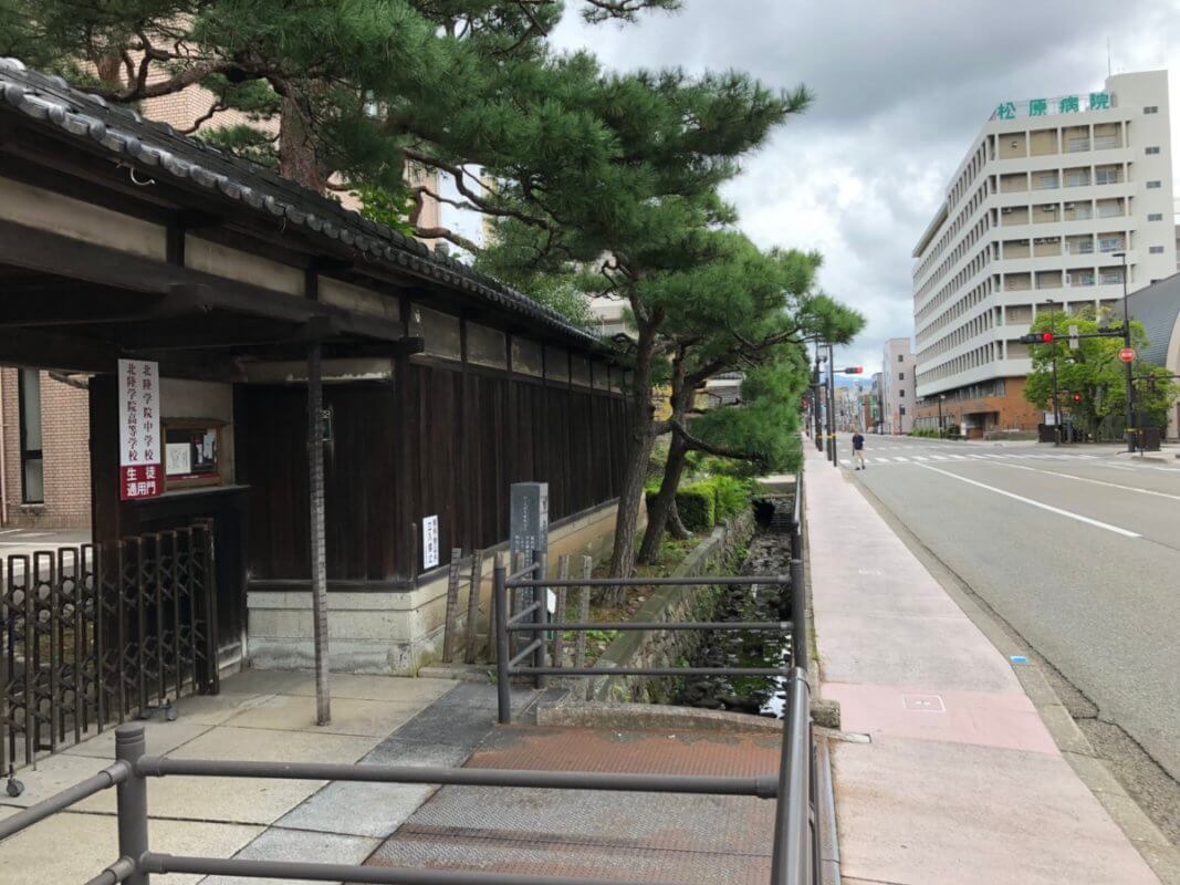 もらって嬉しい！オリジナル金箔ノベルティ専門サイト『HAQU』