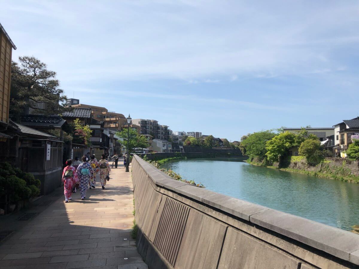 もらって嬉しい！オリジナル金箔ノベルティ専門サイト『HAQU』